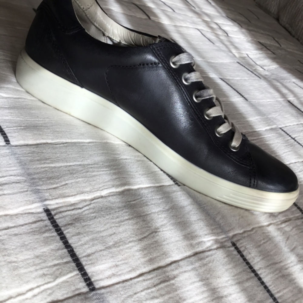 Sneakers - Picture 9 of 9